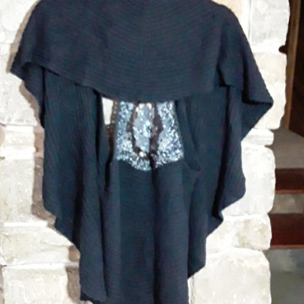 Vest - Picture 2 of 5